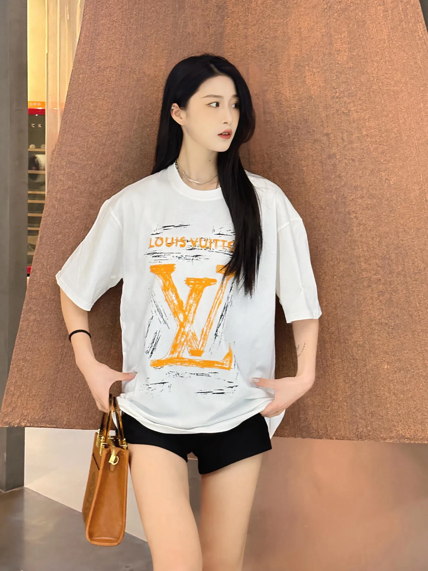 Louis Vuitton/ logo